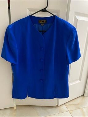 100% Silk Vintage M.X.I. Short Sleeve Button-Front Blouse in Cobalt Blue